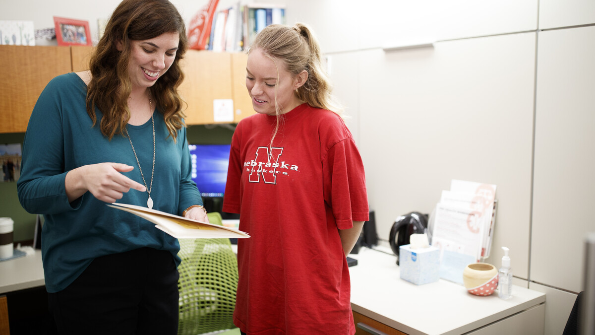 Student meets with Career Advisor in the Explore Center