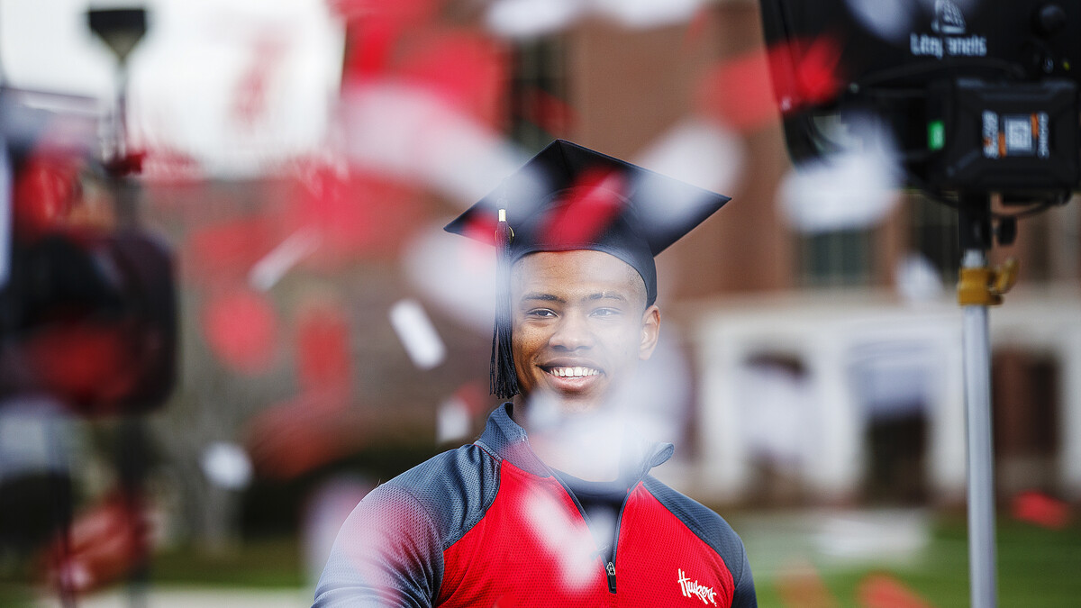 Lamar with grad box