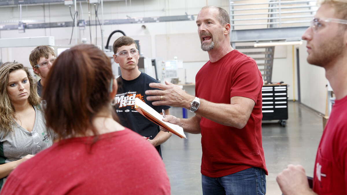 Eric Knoll, assistant professor of practice in the Department of Agricultural Leadership, Education and Communication, teaches the Laboratory Instruction and Management course in October 2017.