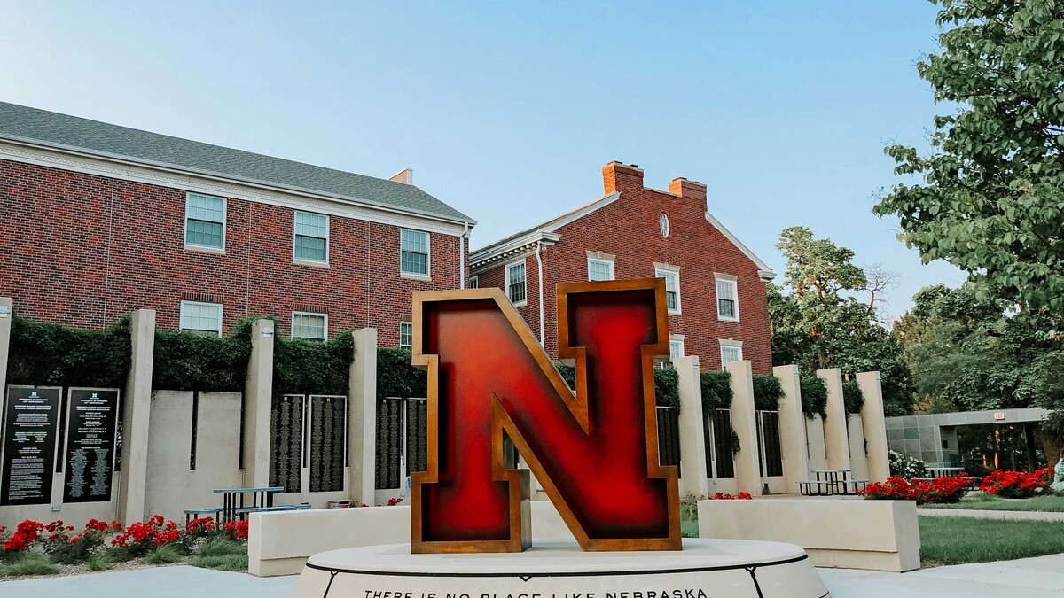 Applications are now being accepted for the next cohort of the Nebraska Alumni Association’s Young Alumni Academy.