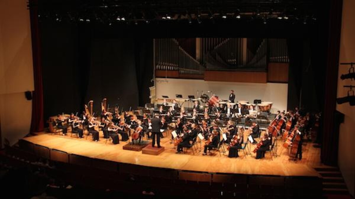 The University of Nebraska-Lincoln Symphony Orchestra, in the Glenn Korff School of Music, will perform “Journeys in the Imagination” at 3 p.m., October 12 in Kimball Recital Hall.