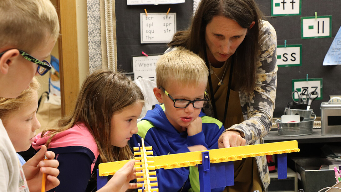 Jennifer Jones, a second-grade teacher at Gretna Elementary School, works with her students on a math lesson. Up to 15 rural Nebraska elementary teachers are being sought to participate in the NebraskaSTEM leadership development program at the University of Nebraska–Lincoln.