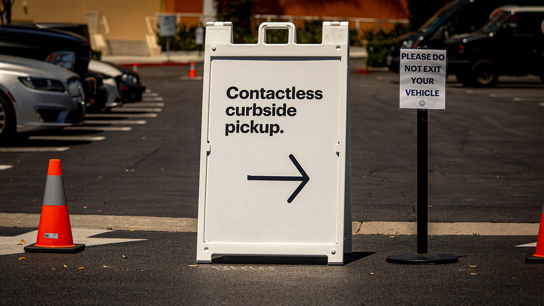 Curbside pickup sign