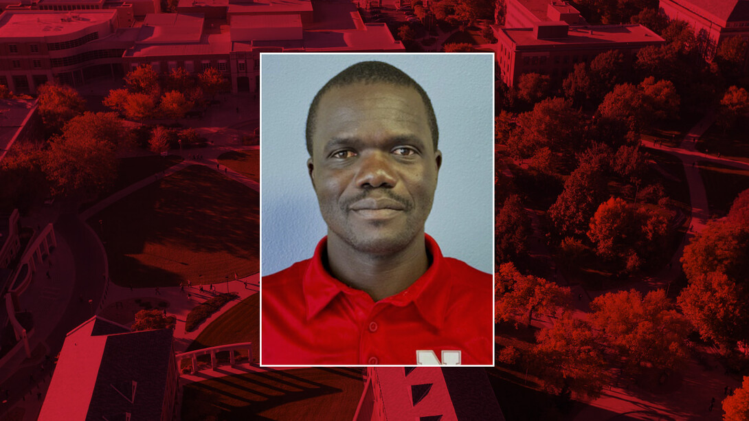 Aula on red background