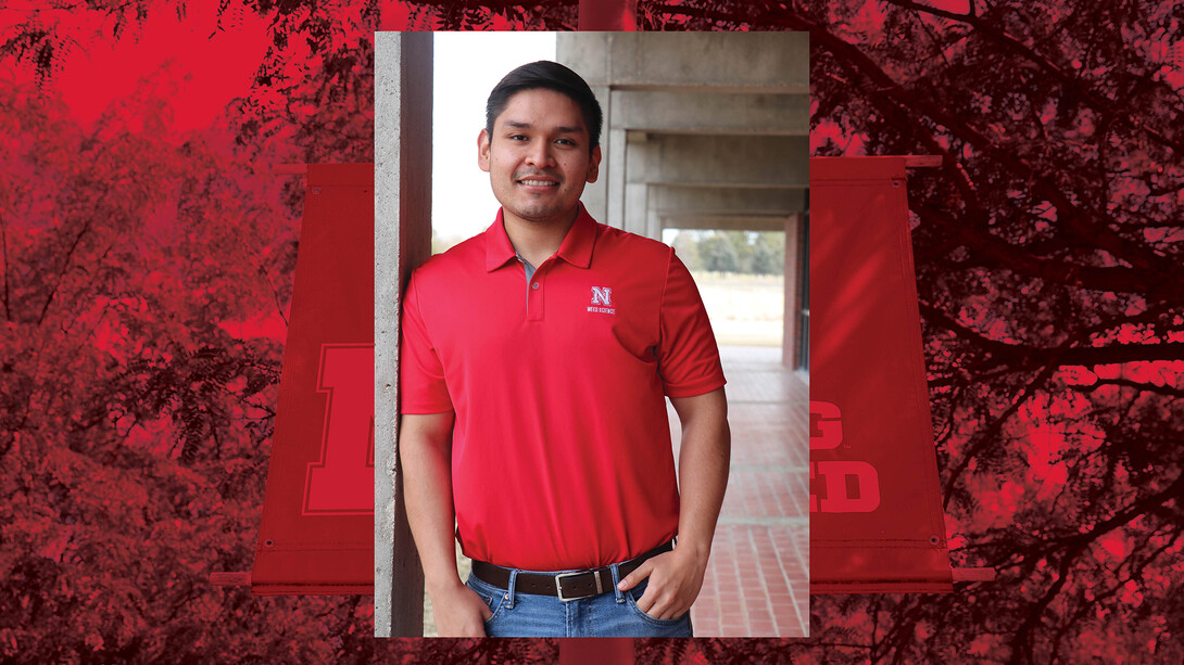 Joshua Miranda Teo received the Western SElena Sanchez Outstanding Student Awardociety of Weed Science